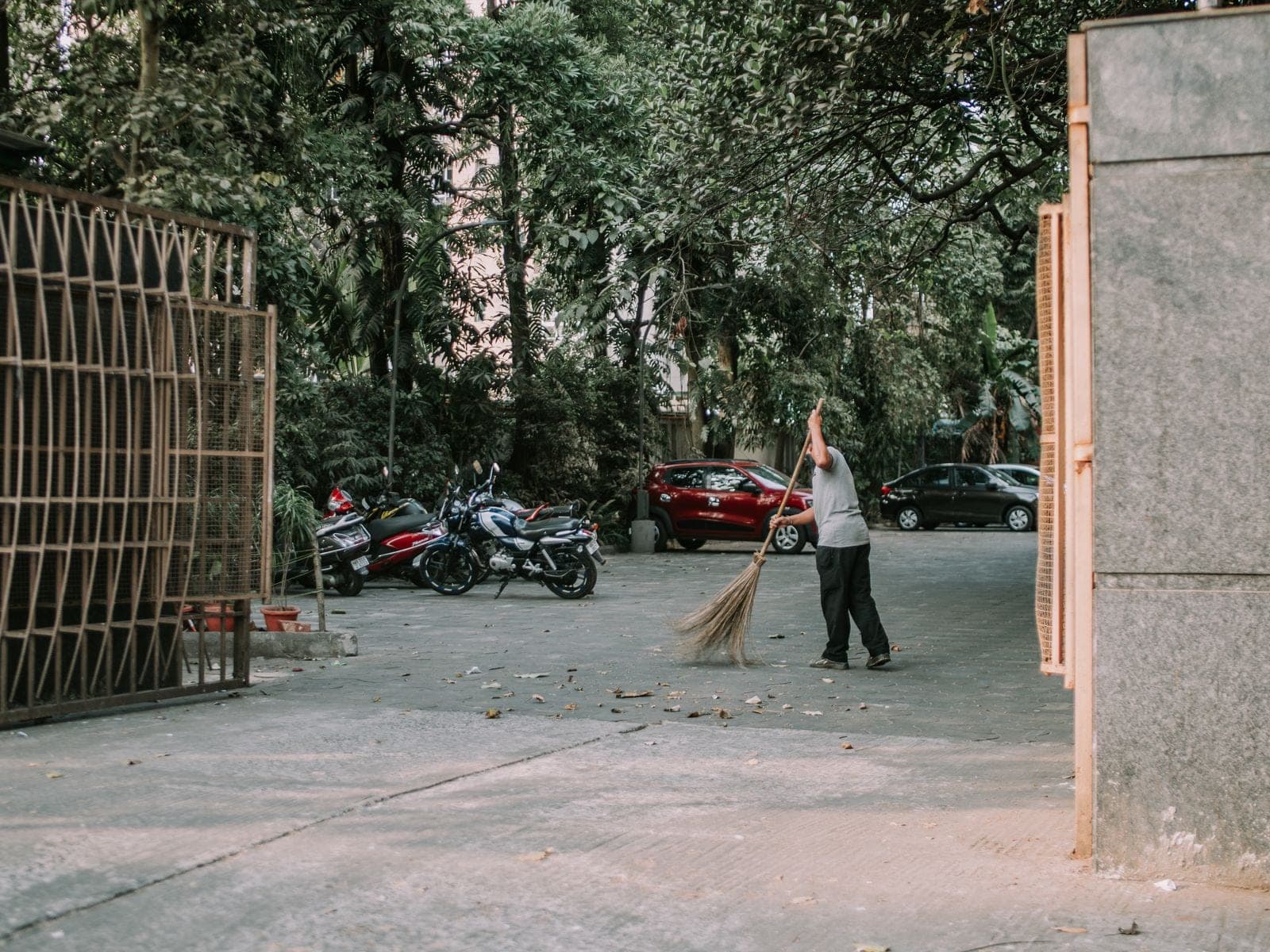 Employé d'immeuble — Toulouse