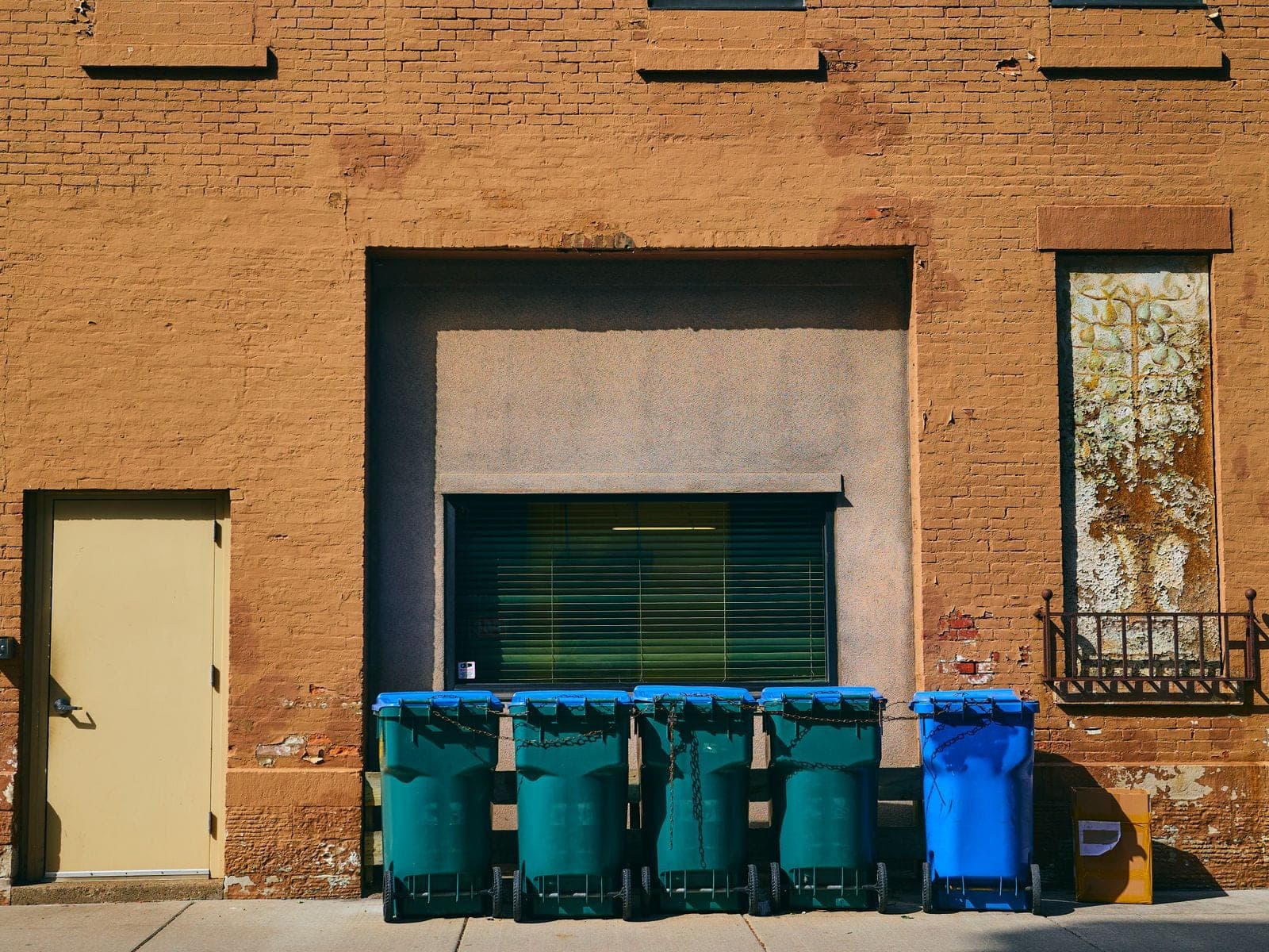 Local poubelles et vide-ordures — Toulouse